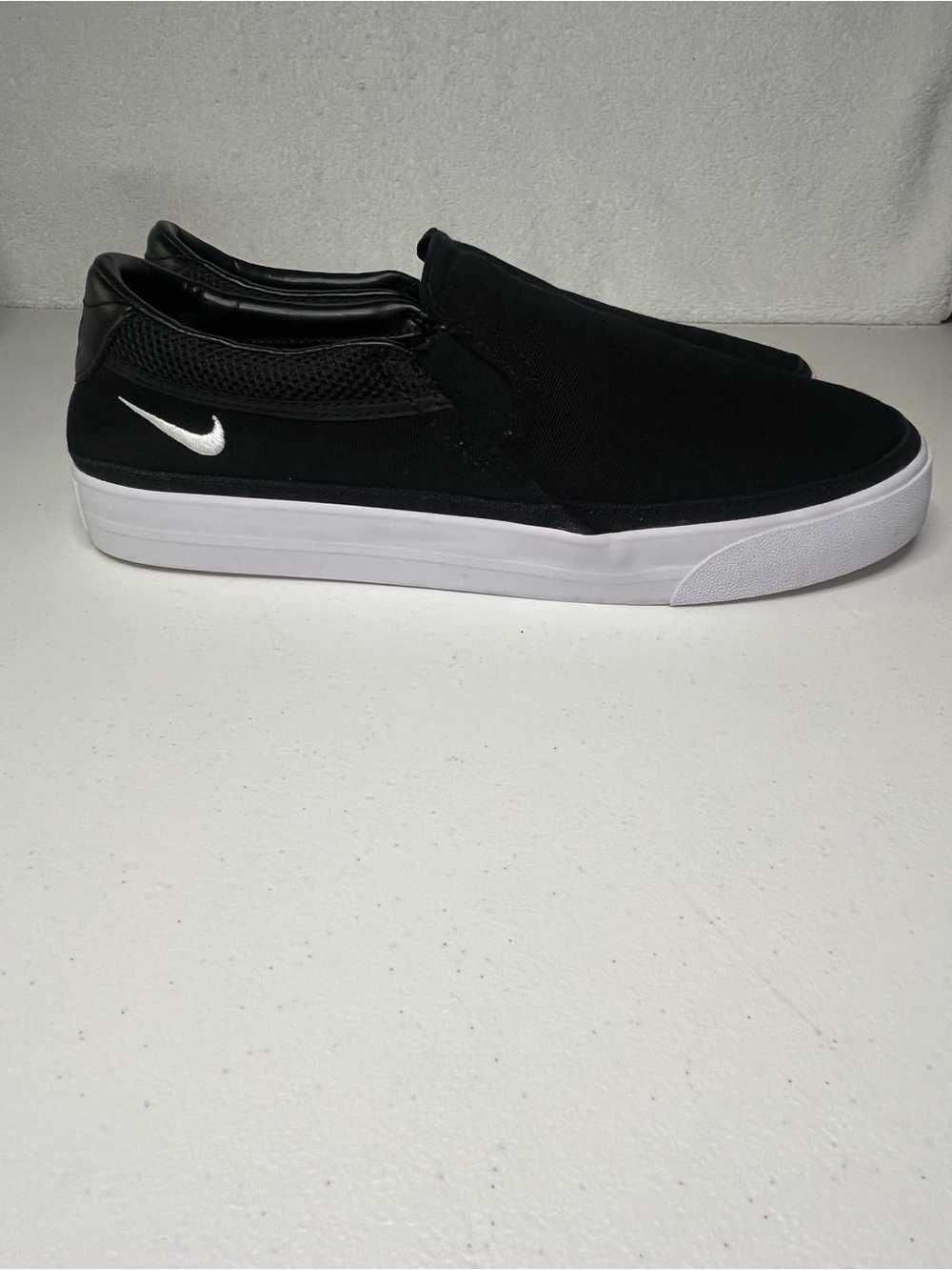Nike Women’s Court Legacy Slip-on Black White Size 10